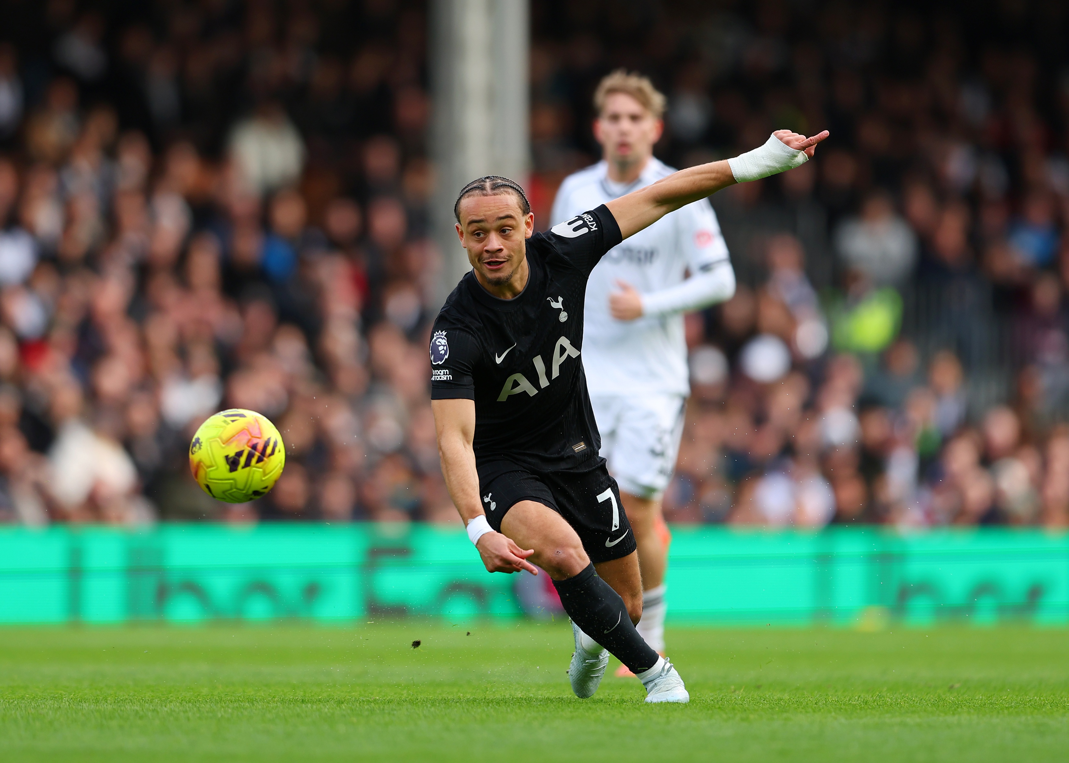 乐鱼-6500万欧血亏！热刺签22岁西蒙斯33场2球，28轮29分濒临降级区